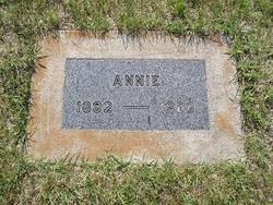 Tombstone of Annie Johnson Homstad