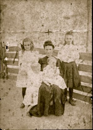 Cora Livingston Knight with first 5 children