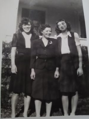 Aunt Margie, Grandma Mechling, and Mom