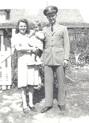 FL (Roy), Frances (Tanner) & Carol, 1944