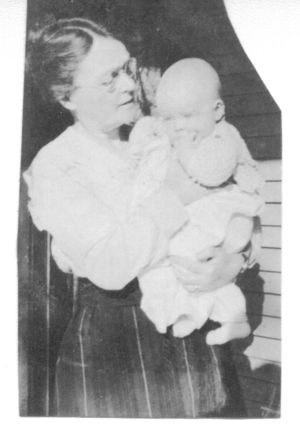 Lola R. Whiteman & grandaughter Ann Bonine