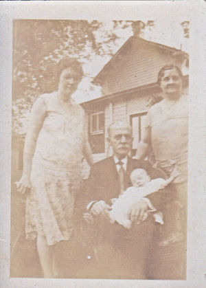 4 generations 1931