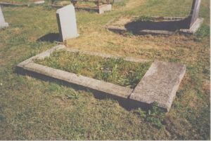 Grave of Henry Uren And his wife Honour Dawn Hosking