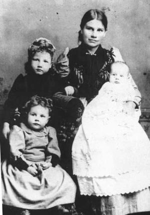 Emmaline Sarah Chandler and children