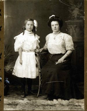 Edith Hancock and her older sister Lillian
