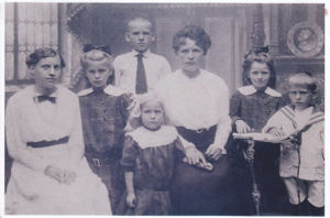 Emma Ohrt with her children