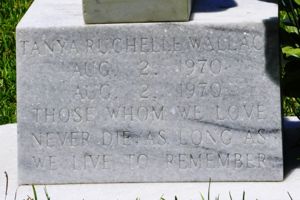 Tanya Ruchelle Wallace - Headstone Close Up