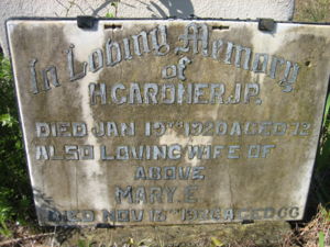 Headstone Herbert  & Mary Gardner