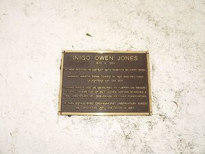 gravestone of Inigo Owen Jones