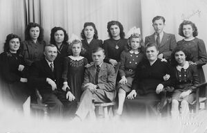 The family of Elisabeth (Drabbels) and Bert Janssen