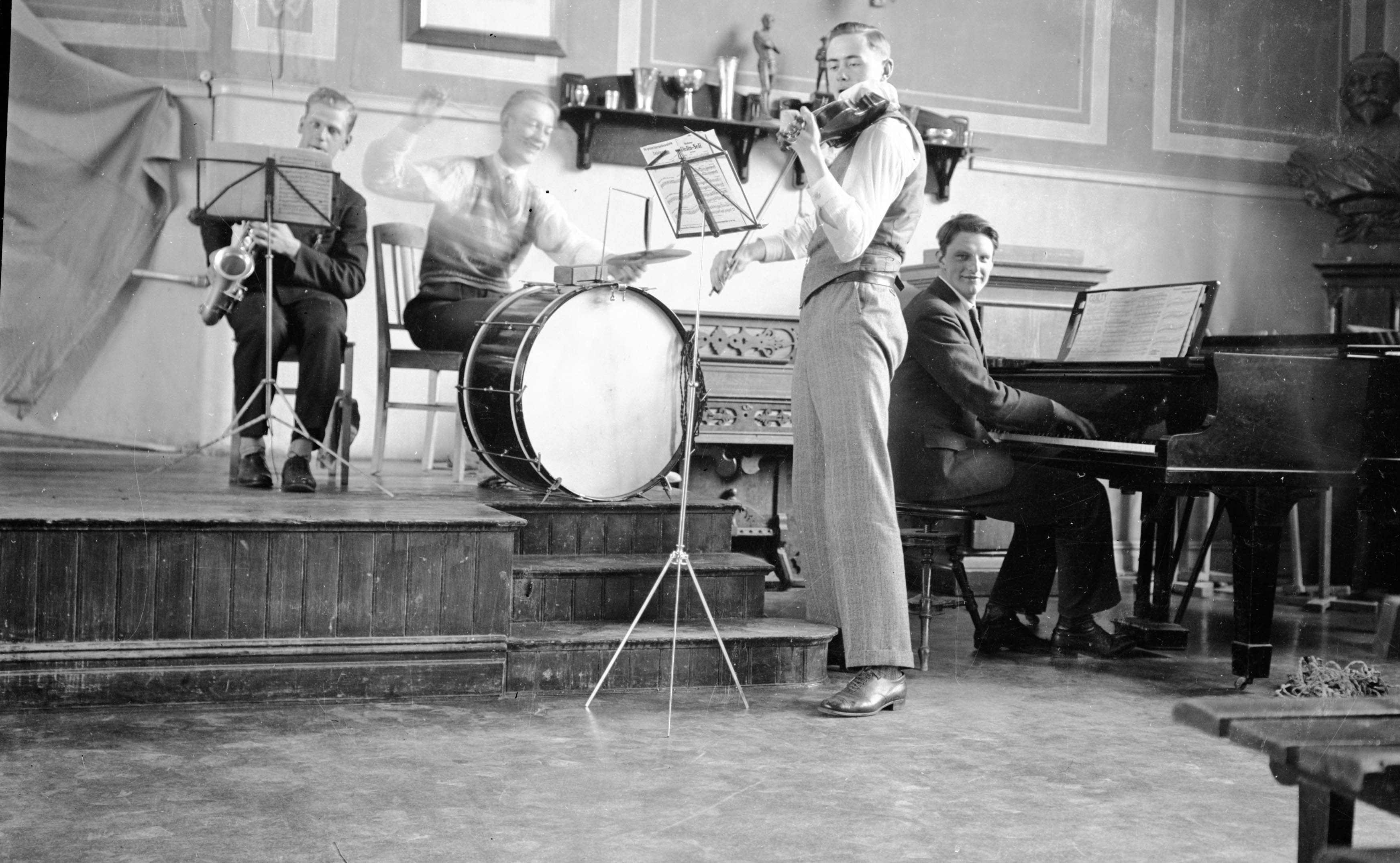 Kalle is at the piano. Names of the others are unknown.