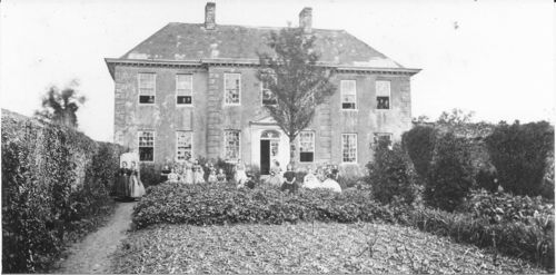 500px-Henwood_Family_Archives-15.jpg