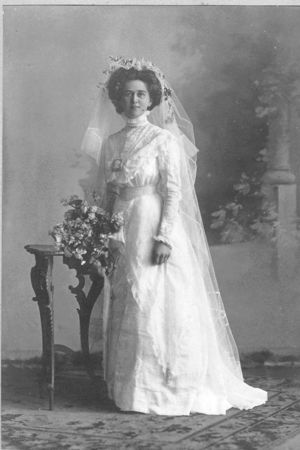 Louisa Davis - wedding portrait