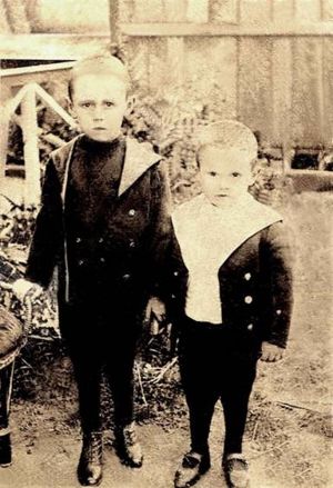 Percival Brunton Image 2 and brother Robert aged 5 and 3 years