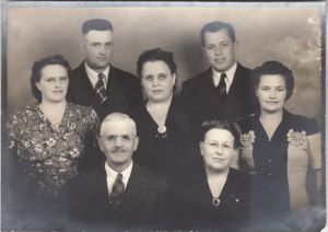 Herman & Hannah Keacher Family Portrait