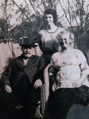 Thomasina Ross with husband and possibly daughter Margaret..