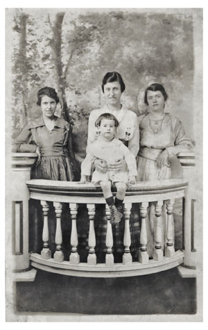 Virginia Chaney Norris with son Thomas Joseph Norris, Jr, and family members Aunt Lona and Evie Lawson
