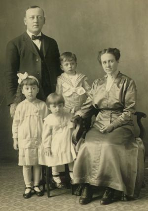 Otto, Tilda, and children - Lohse family