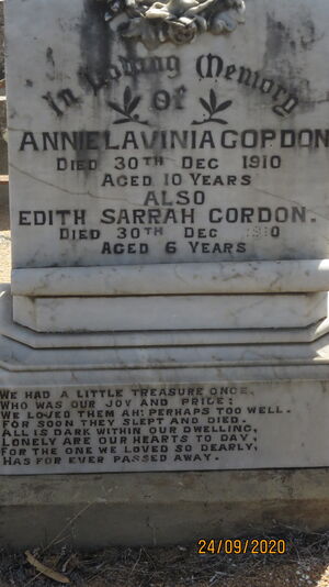Headstone of Annie & Edith Gordon