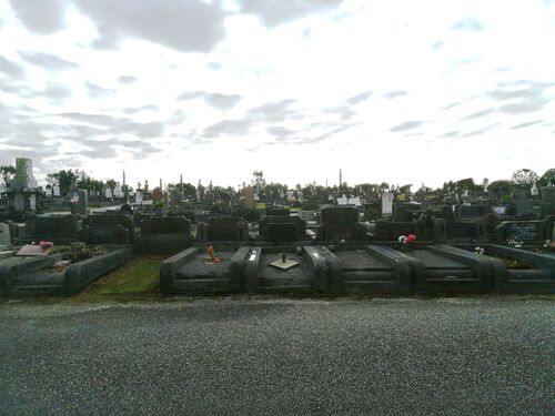 500px-Kororo_Cemetery-4.jpg