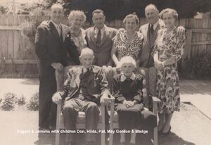 Dugald & Jemima with children Don, Hilda, Pat, May, Gordon, Madge