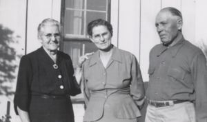 Della Vardeman with daughter Annie & Dafford Wright 1951