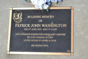 Memorial plaque: Patrick Washington