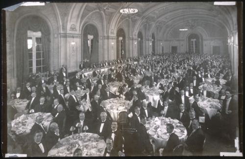 500px-LaSalle_Hotel_Fire_Chicago_Illinois-1.jpg