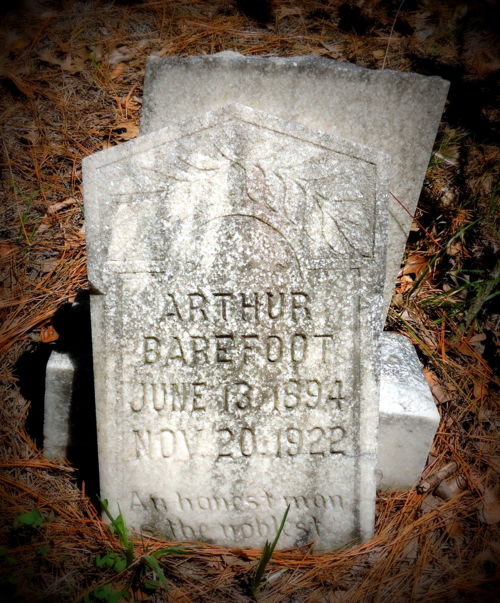 500px-Woods_Cemetery_Raeford_North_Carolina.jpg