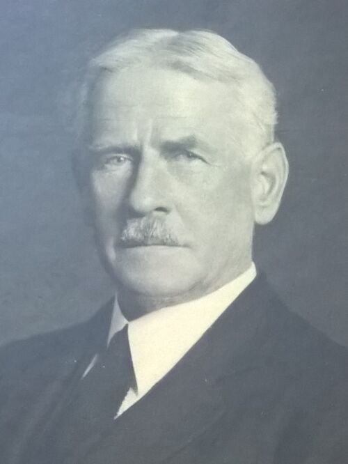 500px-Howell-5943.jpg