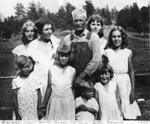 Roy and Mabel Wohlgehagen with their Children