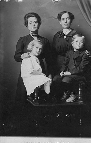 Ida, Lizzie Howard, and her kids
