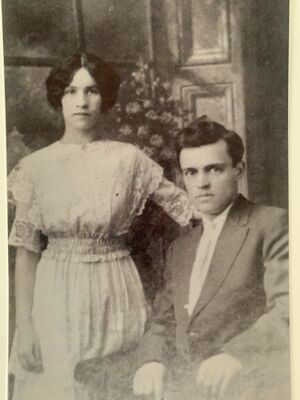 Poe and Ida's wedding picture