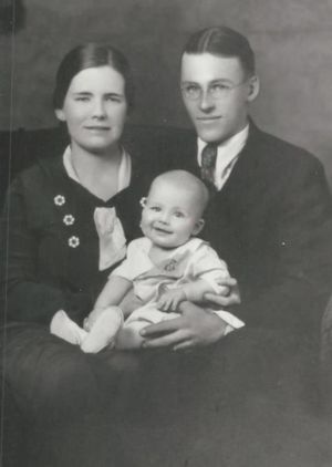 Lila and Siver Helling with their son John