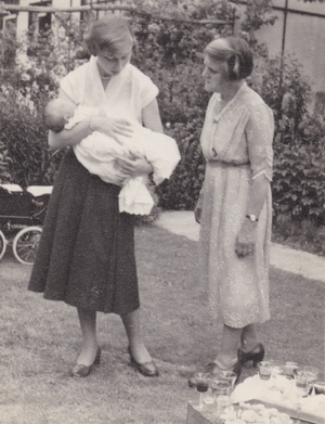 Joyce (L), Elsie (R) and baby