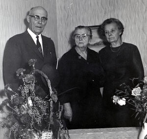 Henning med systrarna Hildur och Dagmar