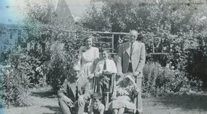 Angus Family Photo with Hetty (Allen) Angus and Walter Allen