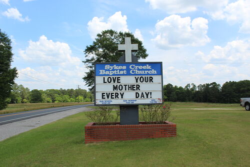 500px-Sykes_Creek_Baptist_Church_Cemetery.jpg