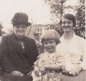Alice, Madge, Edith (on rt)