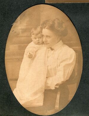 Flora Brownson Mize with daughter, Constance