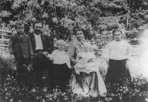 James and Jennie (Rutherford) Smith with Children