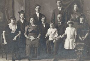 Back Row: Alice, Edward, Samuel D. and Maude     Front Row: Victoria, Mary Louise, Henry, Leo, Samuel E., Norma and Bertha