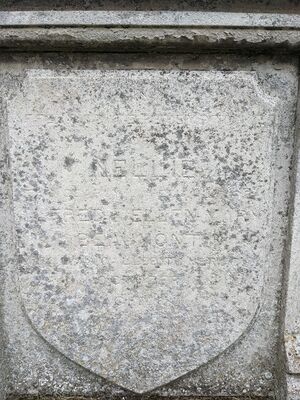 Nellie Beaumont grave