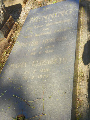 Headstone: Pieter Hendrik Henning 1883 - 1943 & Maria Elizabeth Henning 1890 - 1970