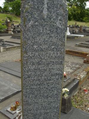 Arthur and Florence Gibbs's tombstone