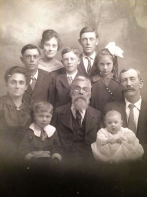 John William and Mary Louise Alder family with John Alder abt 1917