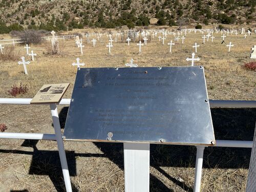 500px-Dawson_Cemetery_Dawson_NM_USA-4.jpg
