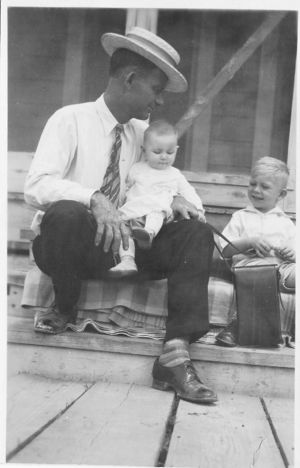John Mauldin and his children, Juanita and Butler
