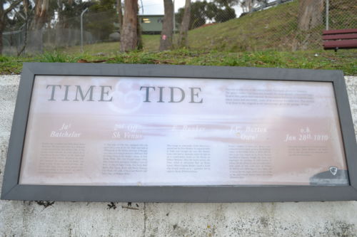 500px-Bachelors_Grave_-_Tasmania-4.jpg