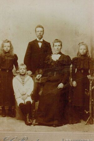 Elske Oltmans and family